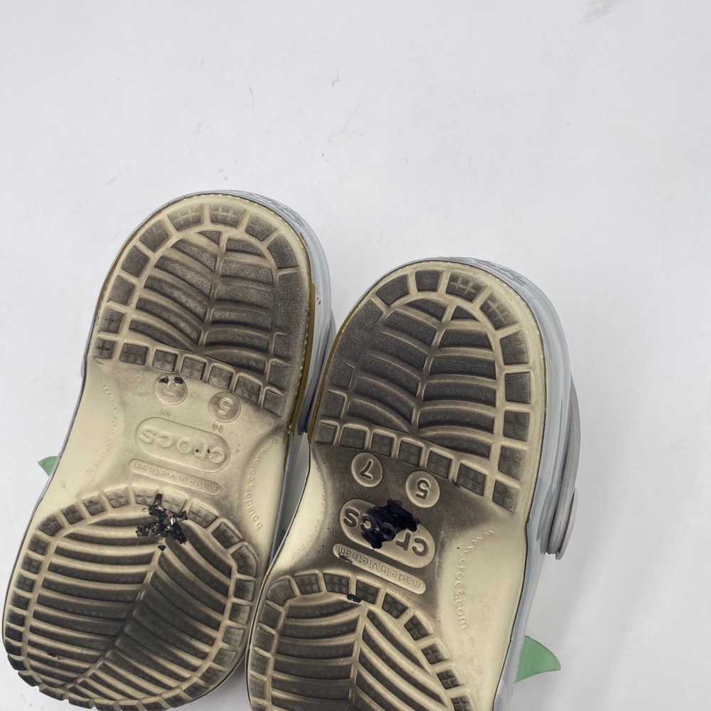 STAR WARS Crocs The Mandalorian Grogu Clog Women 7 Men 5 Gray Tan Baby Yoda Shoe - Picture 11 of 12